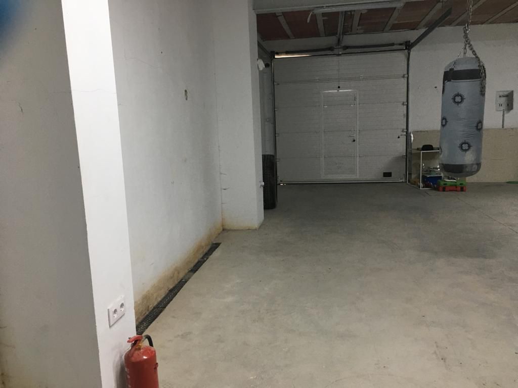 INTERIOR 2.jpg